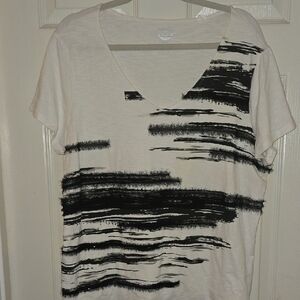 Chico's Zenergy Line Black and Cream Brushstroke Short Sleeve Tee‎